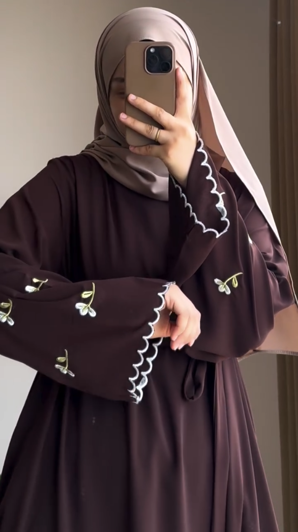 Elegant Flow Abaya